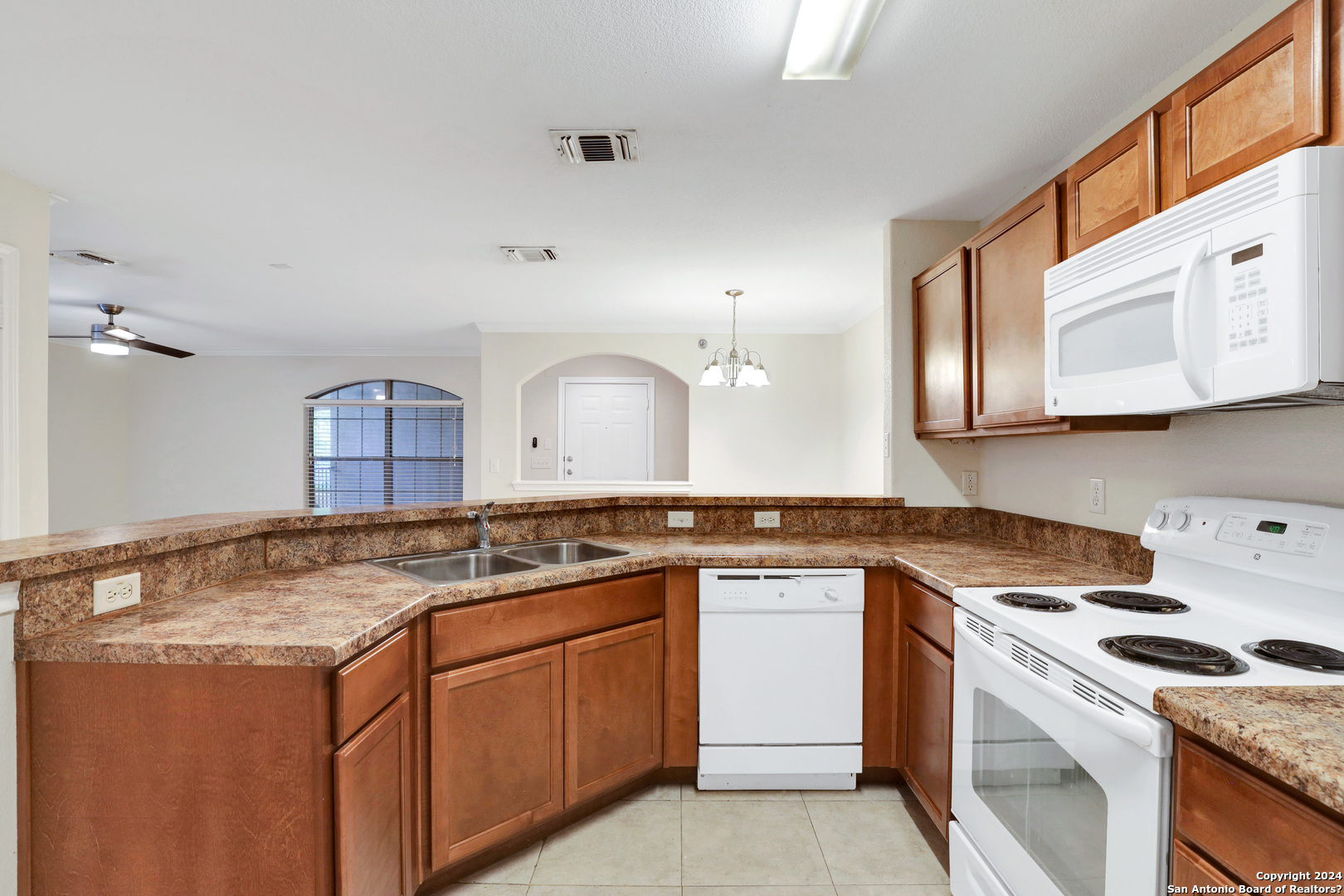 7323 Snowden Road, Unit 3306 San Antonio, TX 78229 - Photo 12 of 26