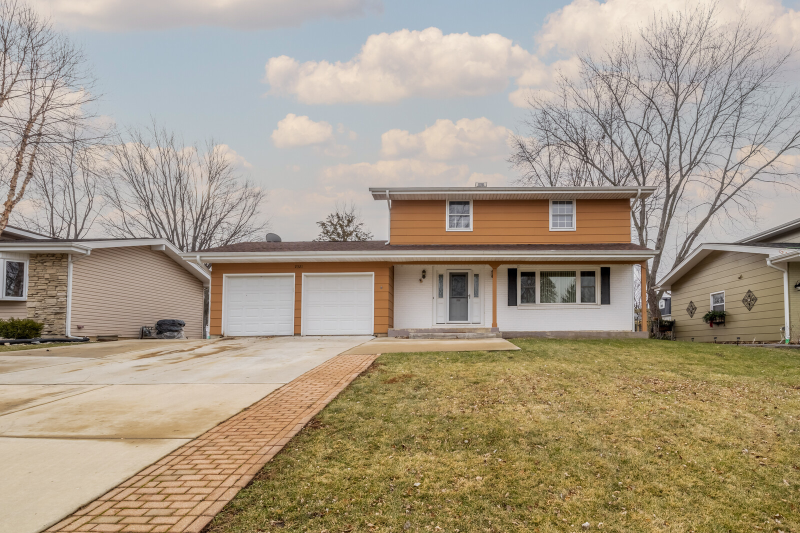 2321 Beck Road Lindenhurst, IL 60046 - Photo 1 of 30 a house that has a lot of windows in it