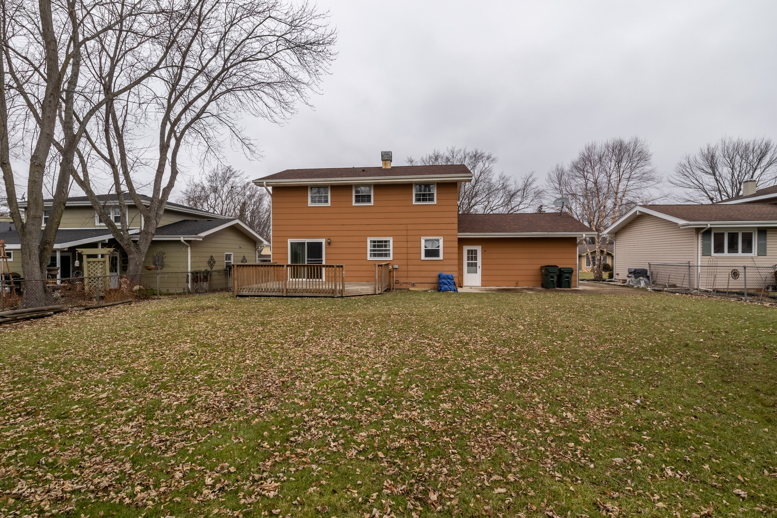 2321 Beck Road Lindenhurst, IL 60046 - Photo 29 of 30 a view of a house with a yard