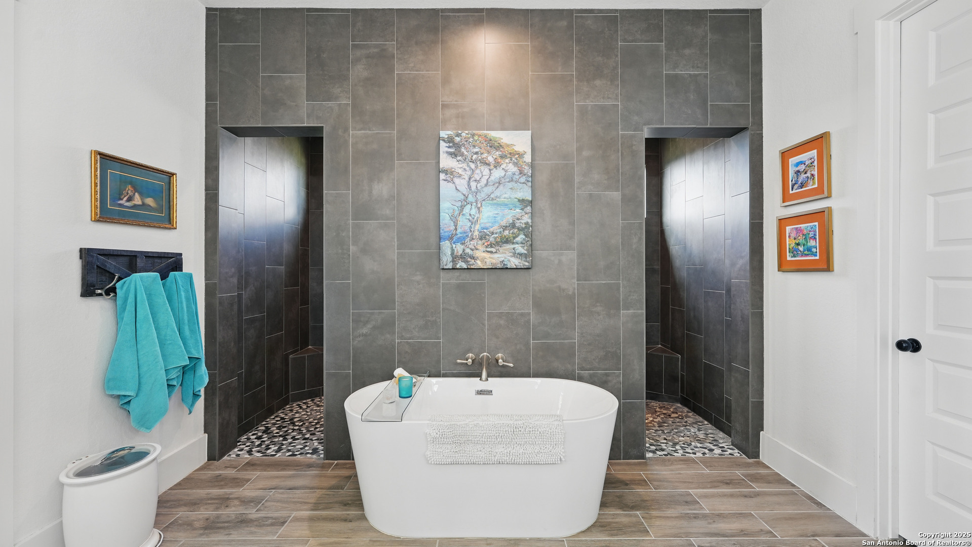 191 Crane Circle Spring Branch, TX 78070 - Photo 26 of 59 a bathroom with a sink and a mirror