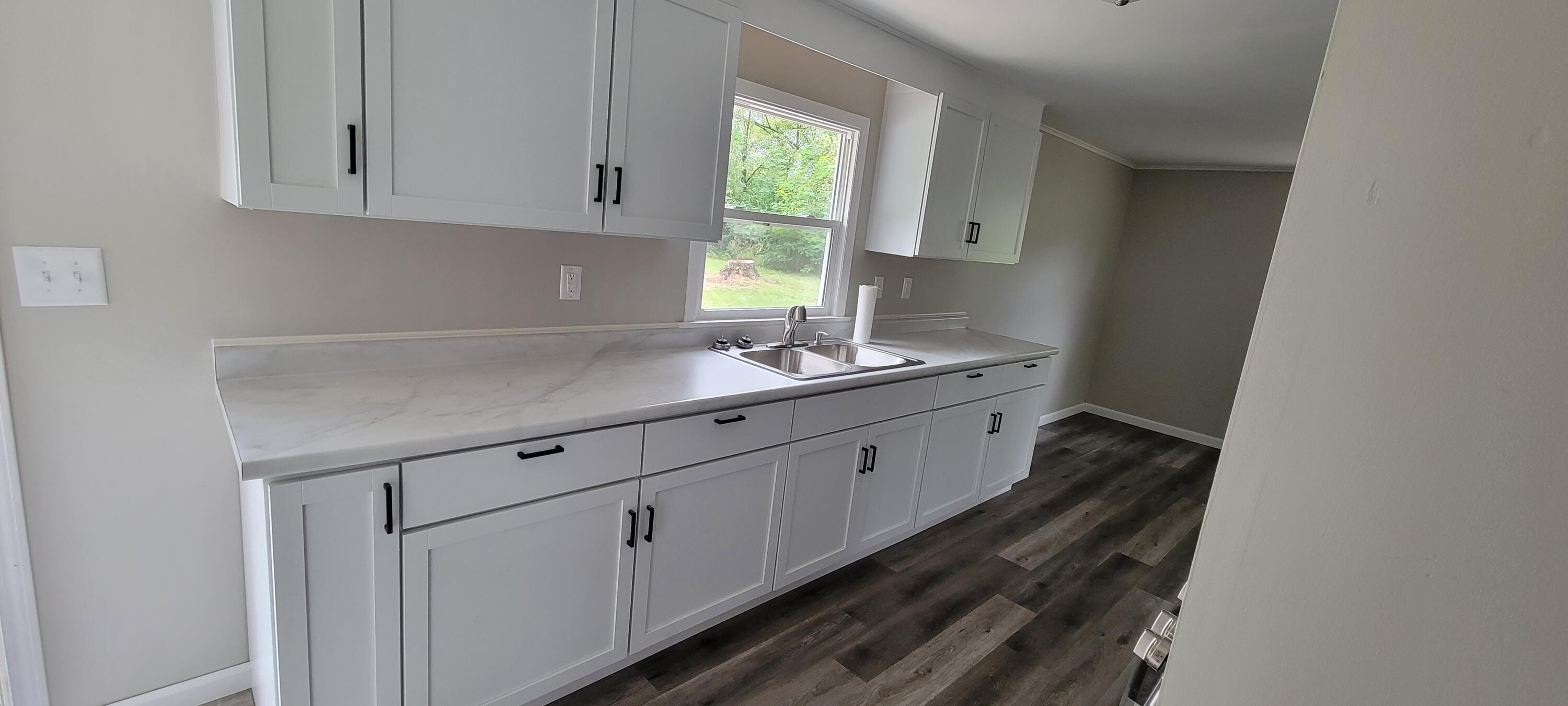 42769 Evergreen Park Drive Decatur, MI 49045 - Photo 4 of 15 evergreen kitchen 1