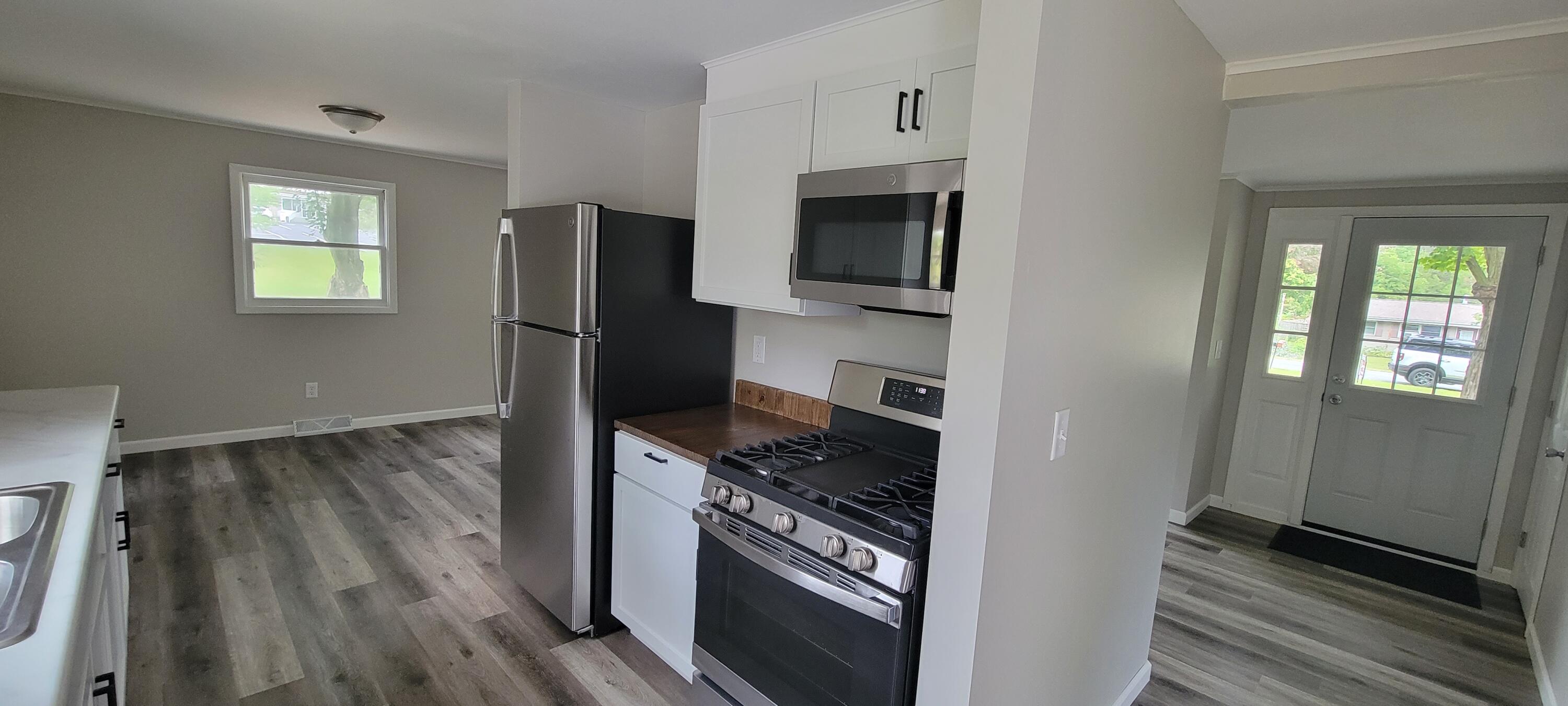 42769 Evergreen Park Drive Decatur, MI 49045 - Photo 5 of 15 evergreen kitchen stoveside