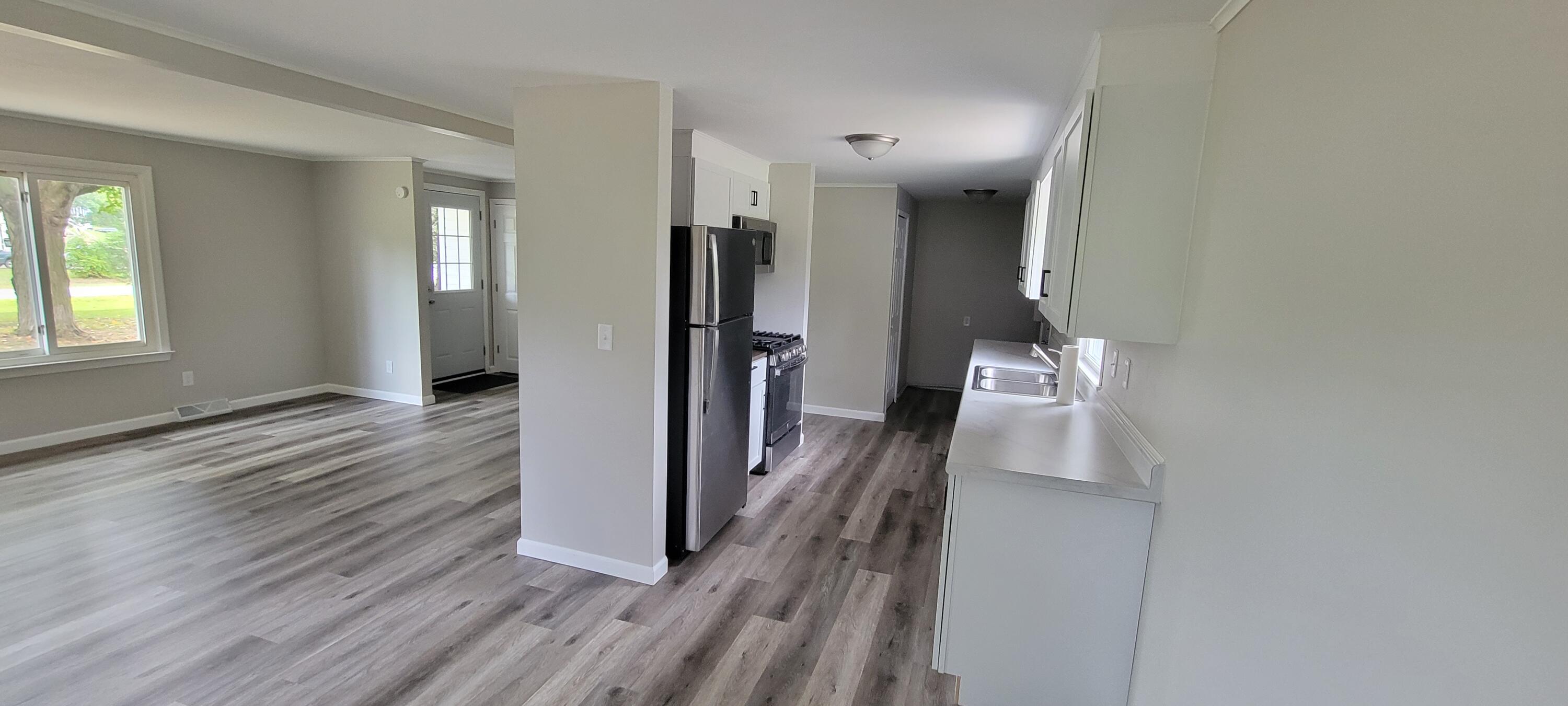 42769 Evergreen Park Drive Decatur, MI 49045 - Photo 6 of 15 evergreen kitch dr lr from back