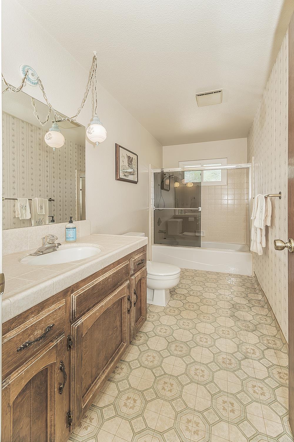 22085 Watts Valley Road Sanger, CA 93657 - Photo 25 of 98