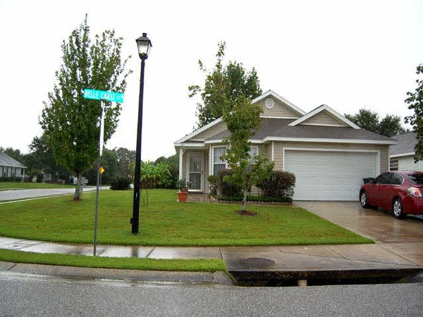 $950 | 301 Belle Chase Court, Fairhope, AL 36532