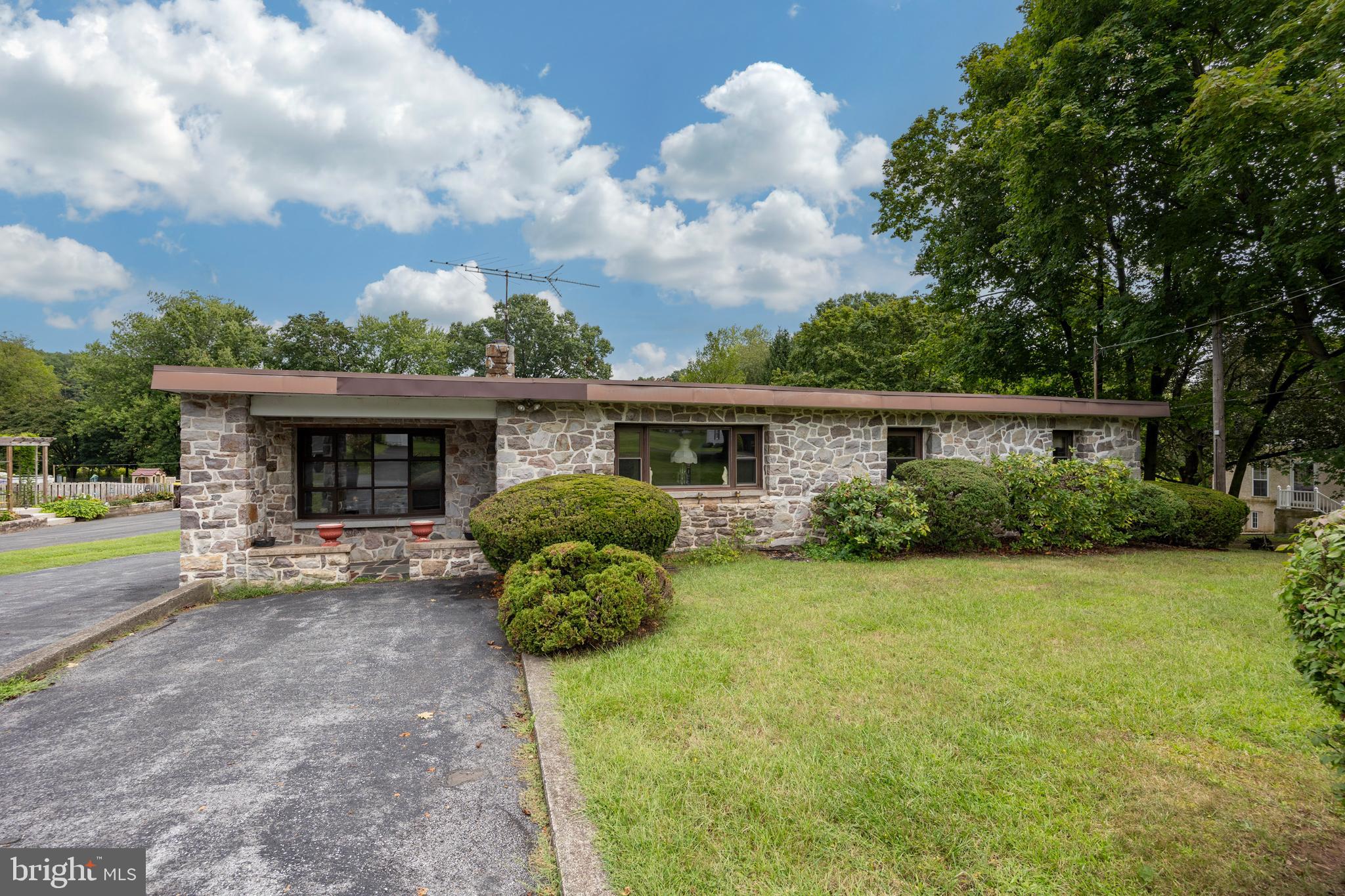 1071 Favinger Road Pottstown, PA 19465 - Photo 1 of 61 Gallery Image 1