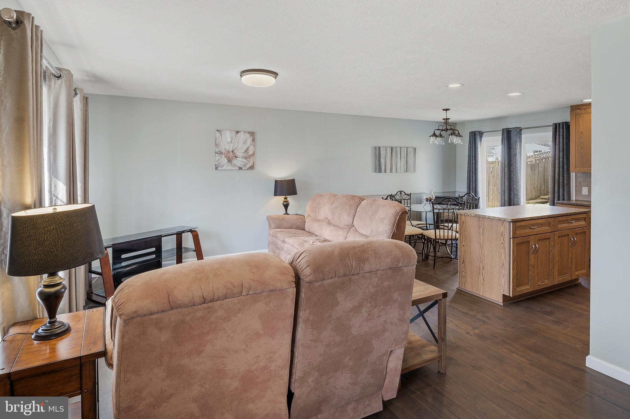 12921 Bogby Road Middle River, MD 21220 - Photo 4 of 32 Foyer View to Living Area