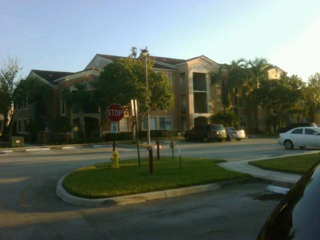 7970 North Nob Hill Road, Unit 5306 Tamarac, FL 33321 - Photo 1 of 11 Exterior Front