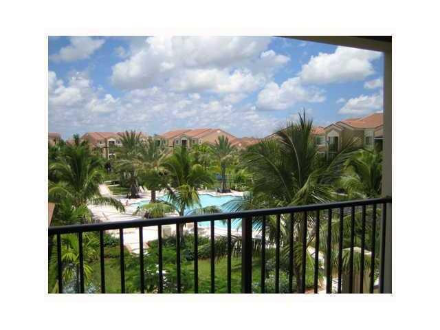 7970 North Nob Hill Road, Unit 5306 Tamarac, FL 33321 - Photo 10 of 11 Exterior Front
