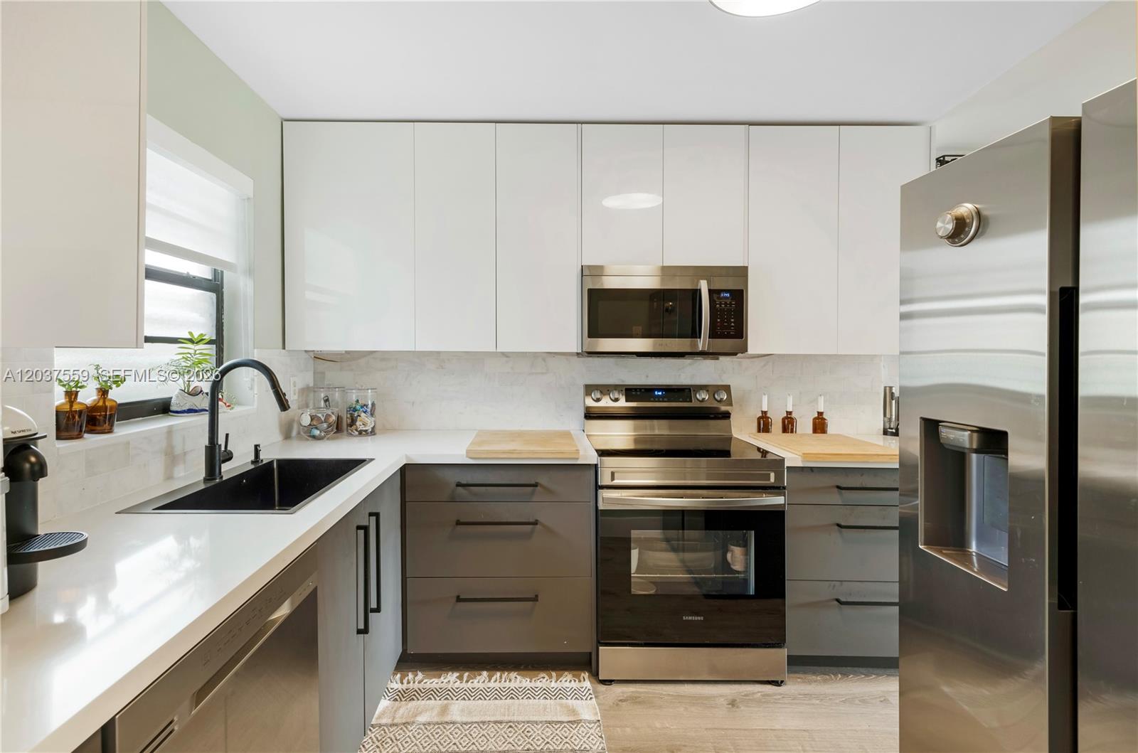 1250 Lincoln Road, Unit 510 Miami Beach, FL 33139 - Photo 3 of 23