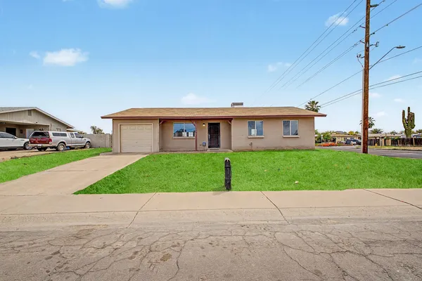 $2,575 | 17801 North 8th Drive, Phoenix, AZ 85023