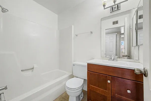 $2,575 | 17801 North 8th Drive, Phoenix, AZ 85023