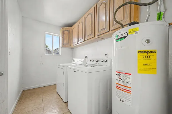 $2,575 | 17801 North 8th Drive, Phoenix, AZ 85023