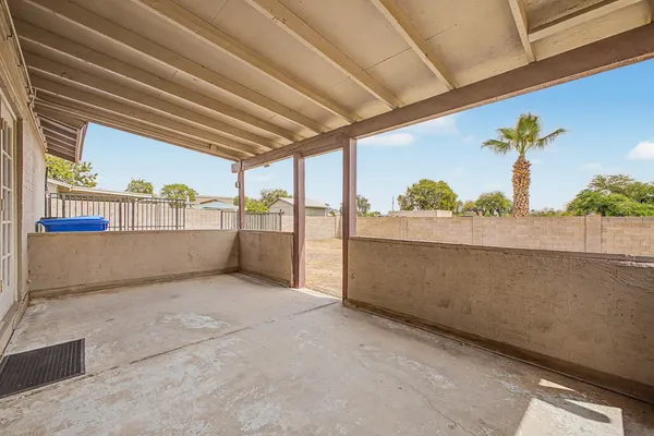 $2,575 | 17801 North 8th Drive, Phoenix, AZ 85023