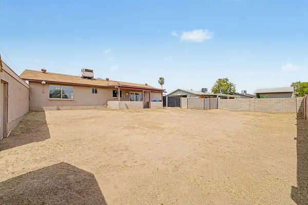 $2,575 | 17801 North 8th Drive, Phoenix, AZ 85023