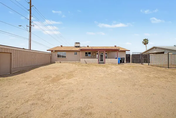 $2,575 | 17801 North 8th Drive, Phoenix, AZ 85023