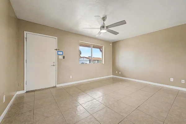 $2,575 | 17801 North 8th Drive, Phoenix, AZ 85023