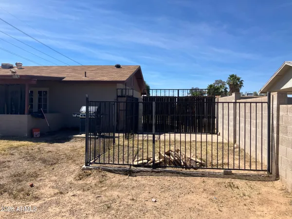 $2,575 | 17801 North 8th Drive, Phoenix, AZ 85023