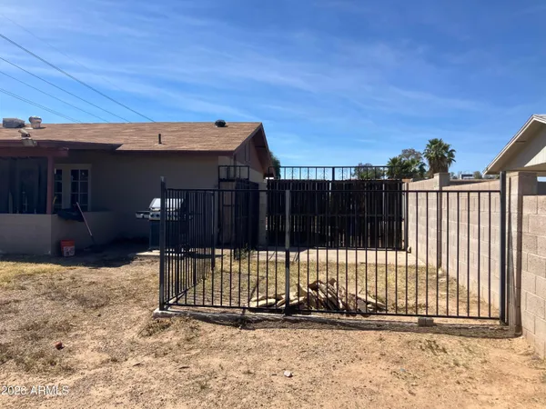 $2,575 | 17801 North 8th Drive, Phoenix, AZ 85023