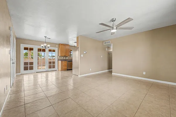 $2,575 | 17801 North 8th Drive, Phoenix, AZ 85023