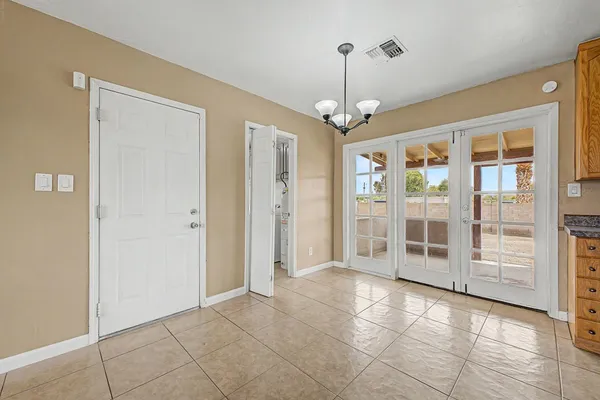 $2,575 | 17801 North 8th Drive, Phoenix, AZ 85023