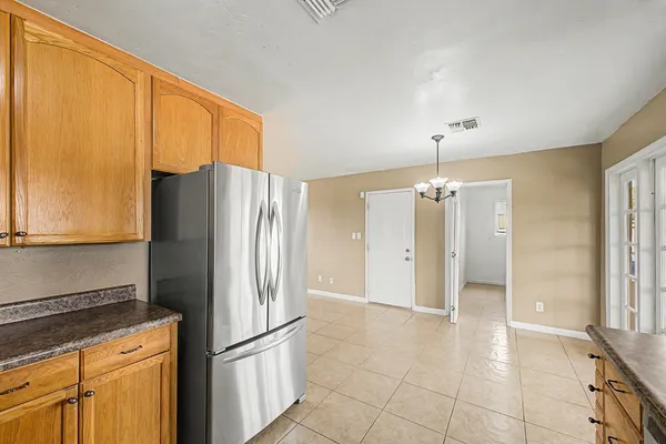 $2,575 | 17801 North 8th Drive, Phoenix, AZ 85023