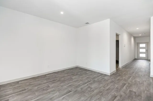 $2,600 | 14826 Cold Water Drive, Baytown, TX 77523