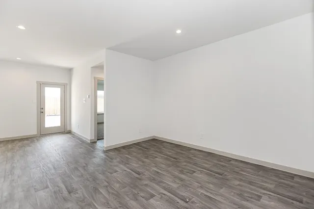 $2,600 | 14826 Cold Water Drive, Baytown, TX 77523