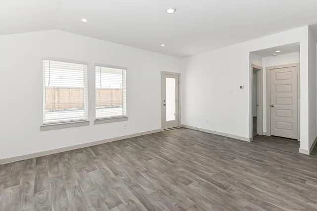 $2,600 | 14826 Cold Water Drive, Baytown, TX 77523