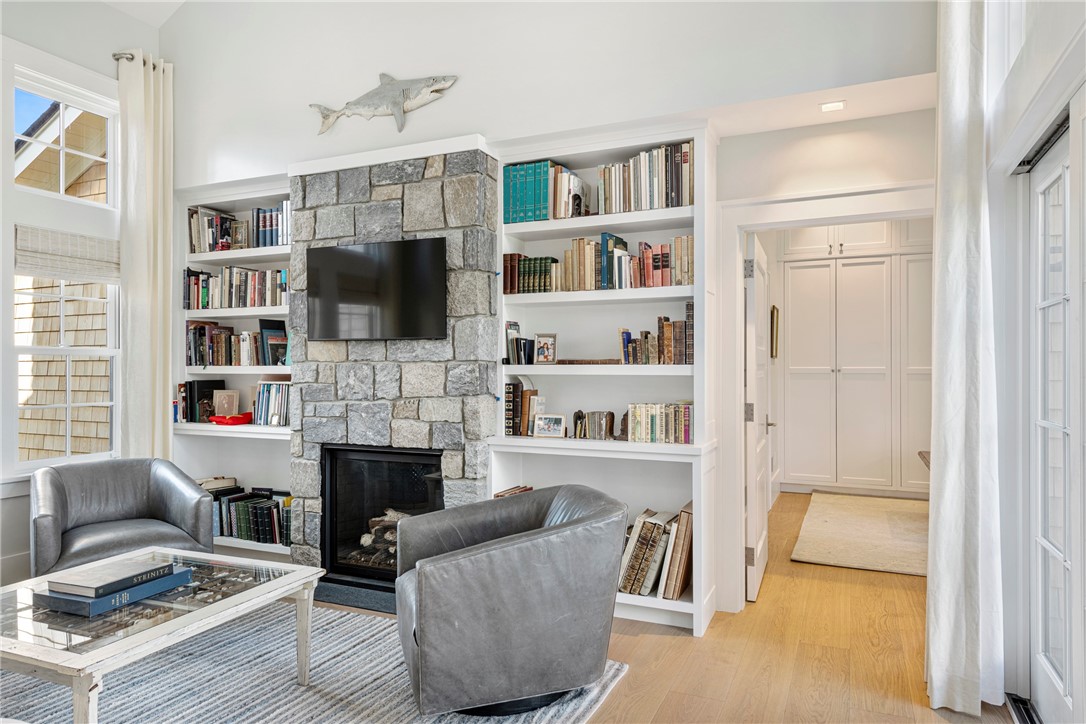 424 3rd Beach Road Middletown, RI 02842 - Photo 24 of 50