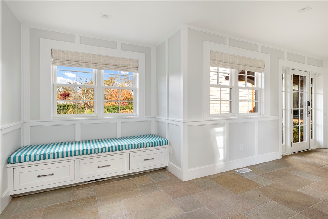 424 3rd Beach Road Middletown, RI 02842 - Photo 32 of 50