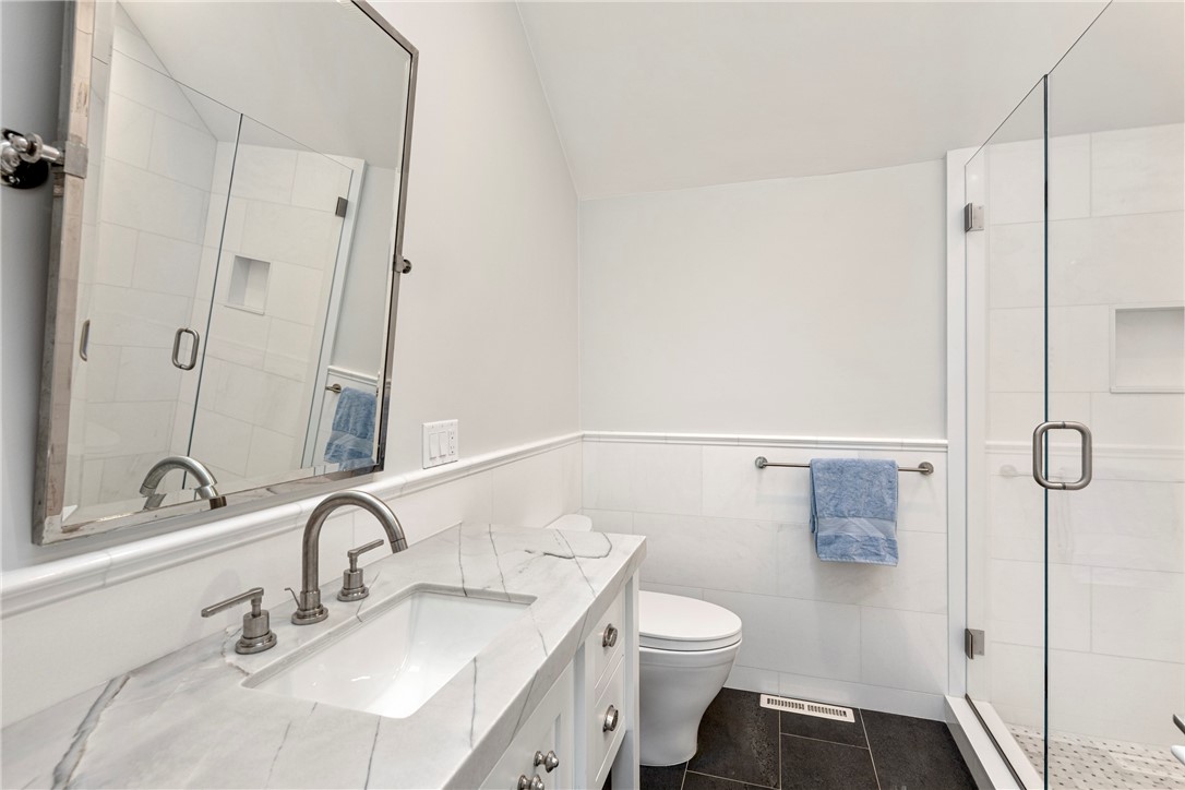 424 3rd Beach Road Middletown, RI 02842 - Photo 37 of 50