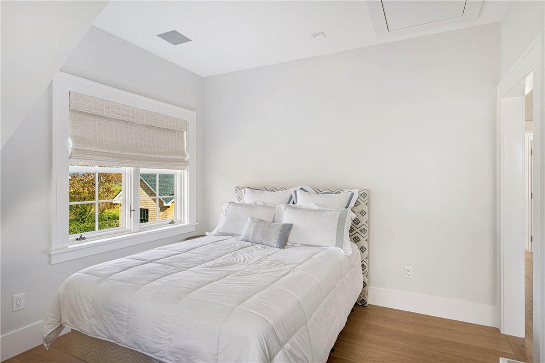 424 3rd Beach Road Middletown, RI 02842 - Photo 40 of 50