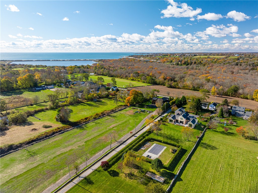 424 3rd Beach Road Middletown, RI 02842 - Photo 5 of 50