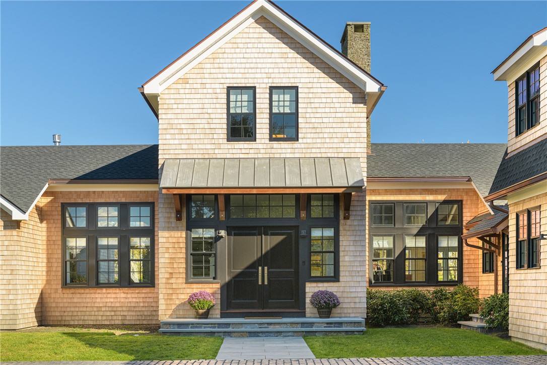 424 3rd Beach Road Middletown, RI 02842 - Photo 7 of 50