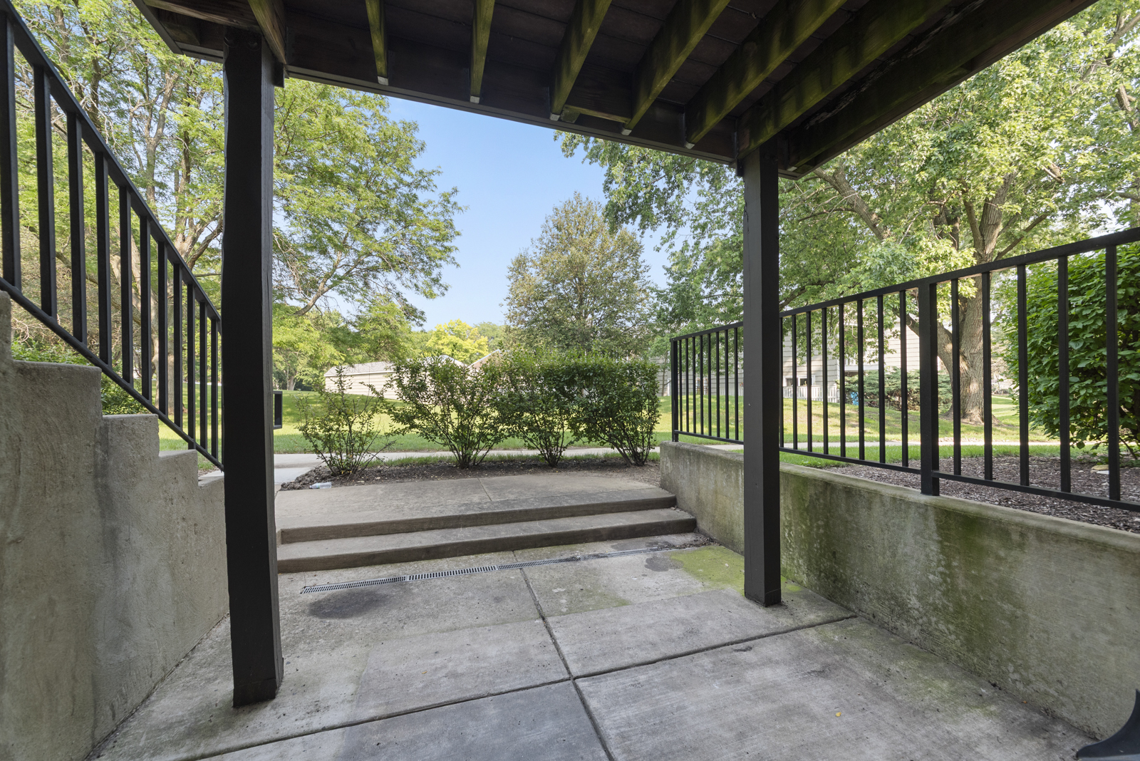 1420 Stonebridge Circle, Unit N3 Wheaton, IL 60189 - Photo 11 of 12 a view of a porch