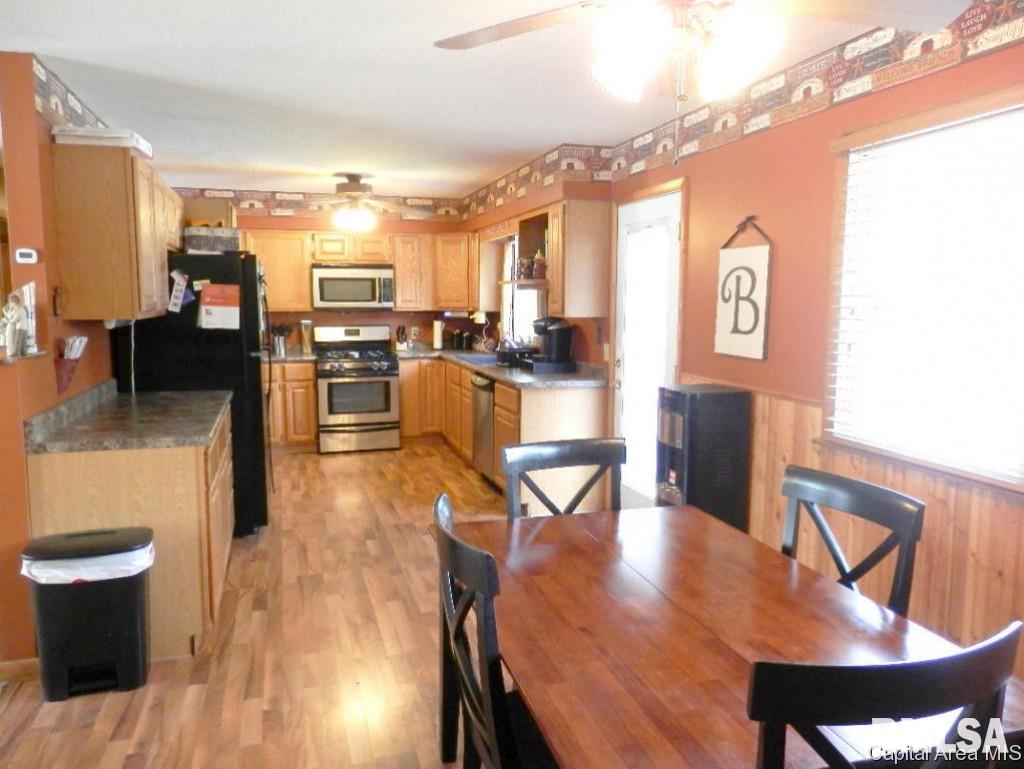 109 E Centre Rio, IL 61472 - Photo 16 of 35 Gallery Image 16