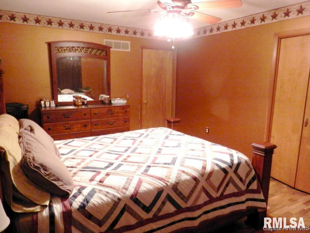 109 E Centre Rio, IL 61472 - Photo 26 of 35 Gallery Image 26