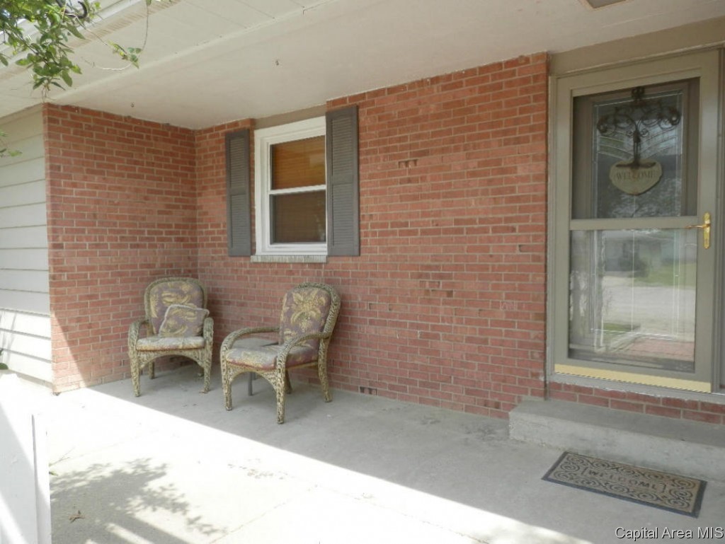 109 E Centre Rio, IL 61472 - Photo 3 of 35 Gallery Image 3