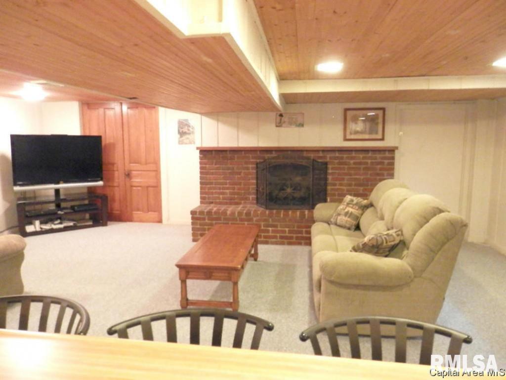 109 E Centre Rio, IL 61472 - Photo 32 of 35 Gallery Image 32