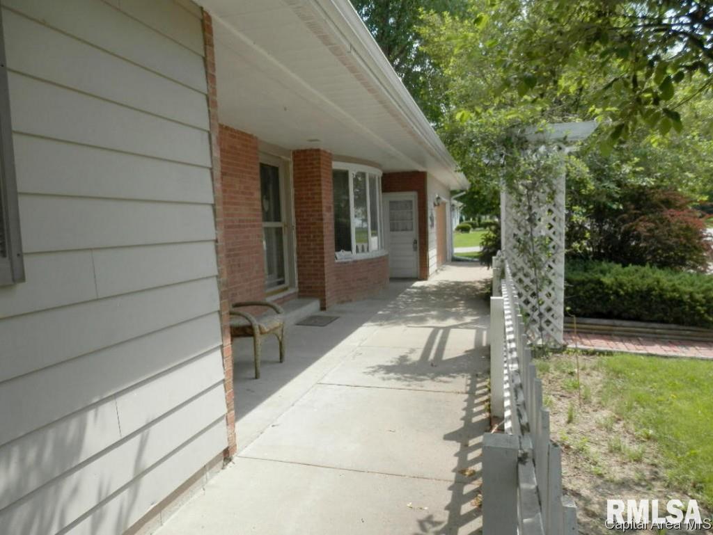 109 E Centre Rio, IL 61472 - Photo 4 of 35 Gallery Image 4