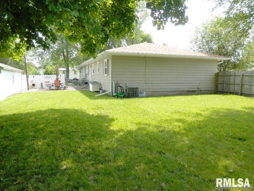 109 E Centre Rio, IL 61472 - Photo 7 of 35 Gallery Image 7