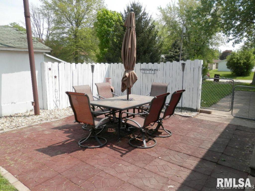 109 E Centre Rio, IL 61472 - Photo 8 of 35 Gallery Image 8