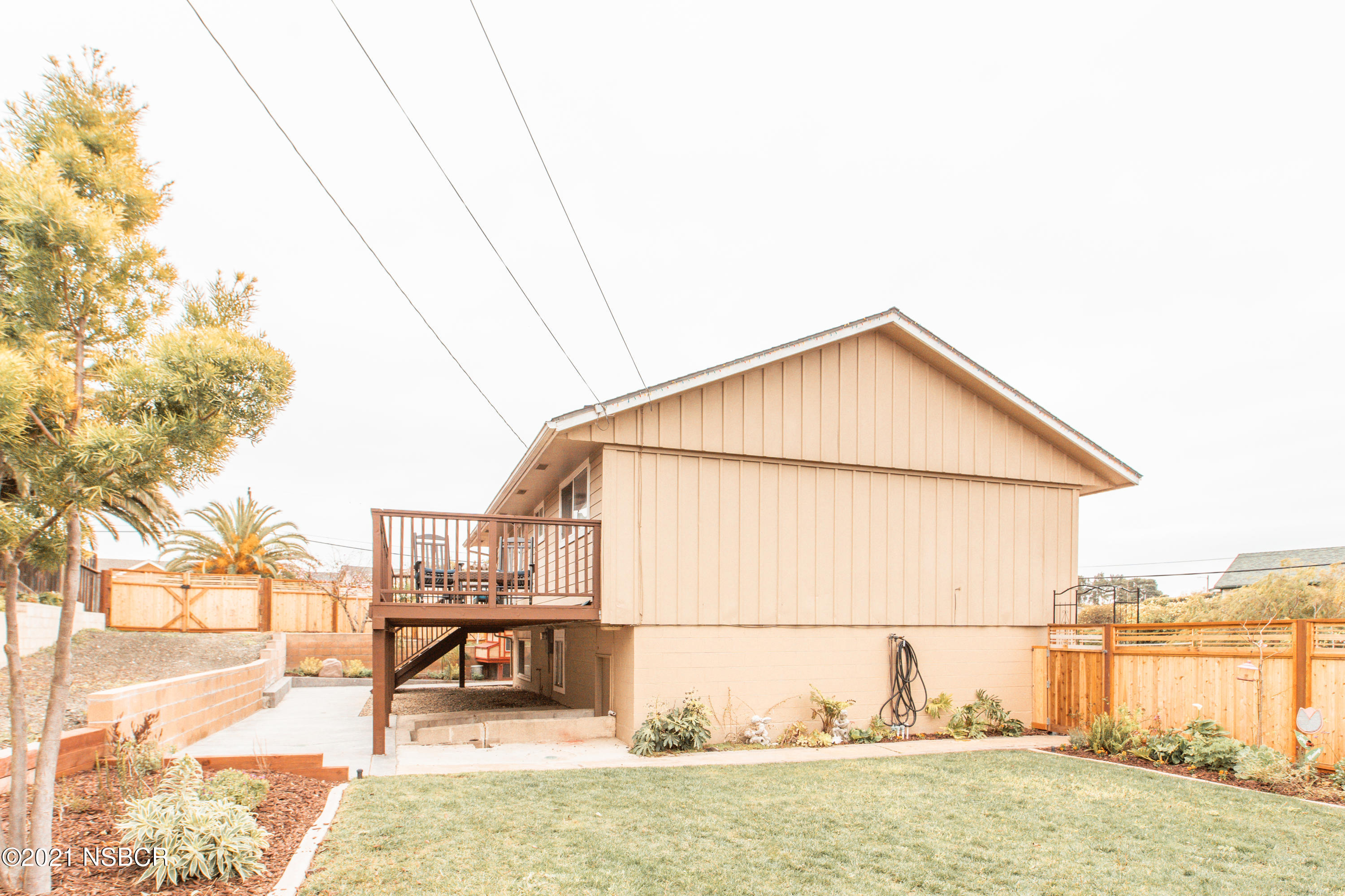 4049 Solar Way Lompoc, CA 93436 - Photo 18 of 24 4049 SOLAR WAY-26
