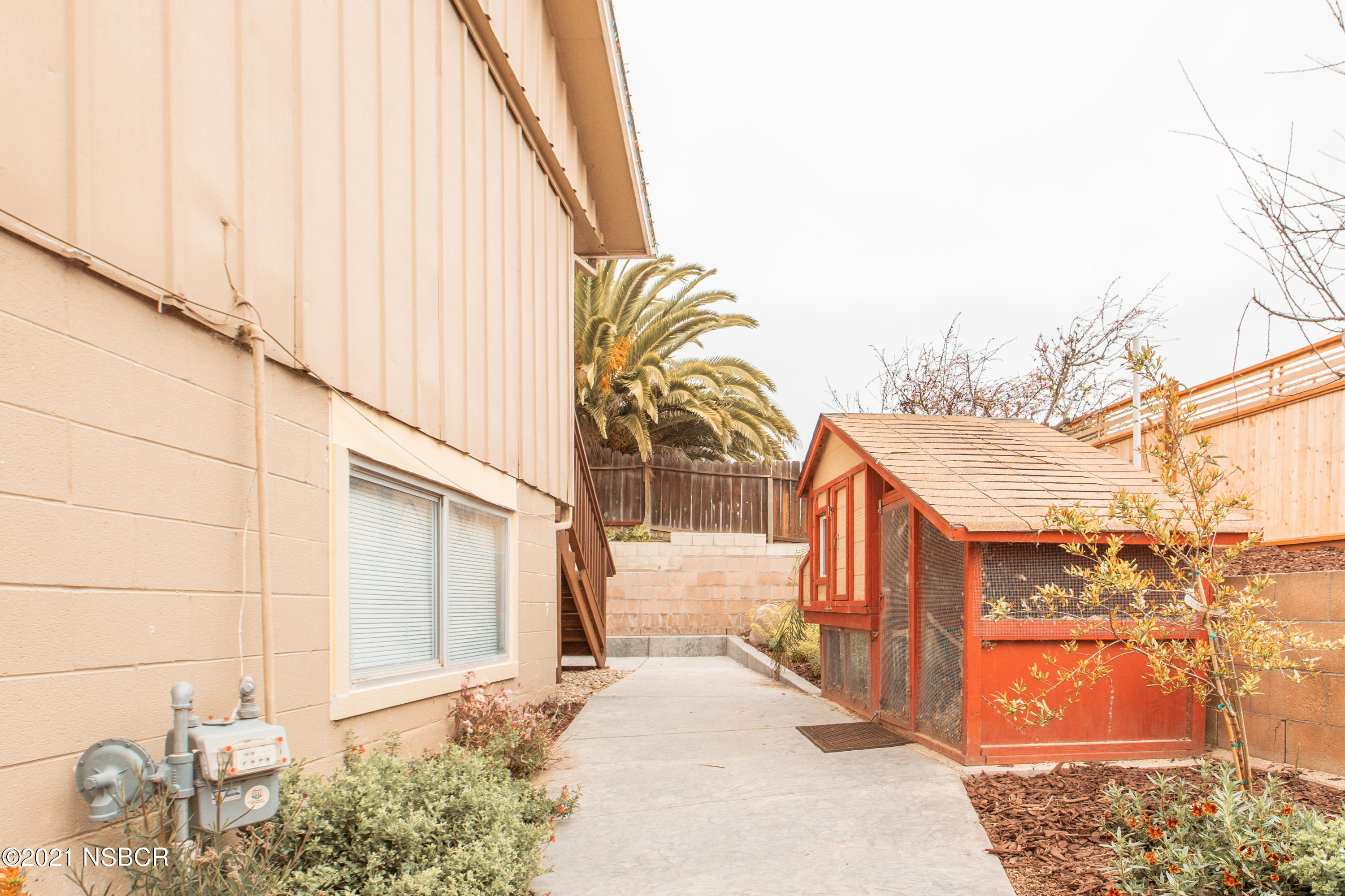 4049 Solar Way Lompoc, CA 93436 - Photo 21 of 24 4049 SOLAR WAY-18