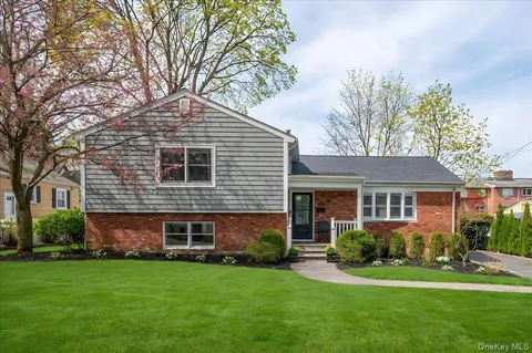 $1,055,000 | 44 Askins Place, New Rochelle, NY 10801