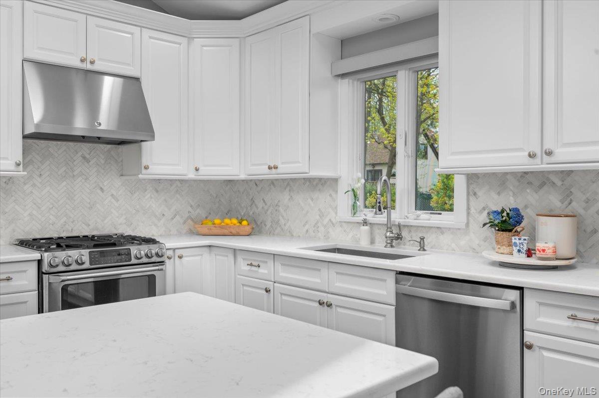 44 Askins Place New Rochelle, NY 10801 - Photo 11 of 33