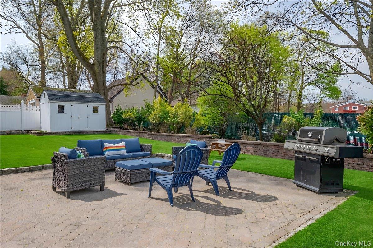44 Askins Place New Rochelle, NY 10801 - Photo 28 of 33 Back patio