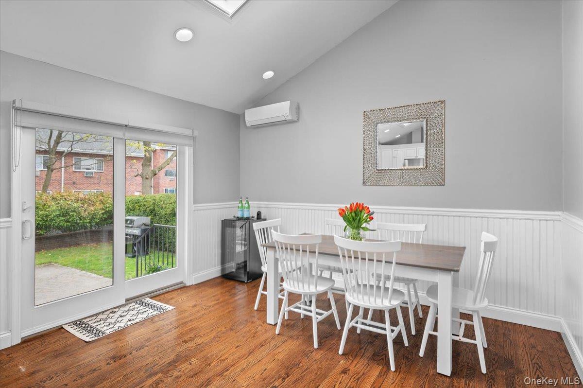 44 Askins Place New Rochelle, NY 10801 - Photo 8 of 33 Dining area opens to living room