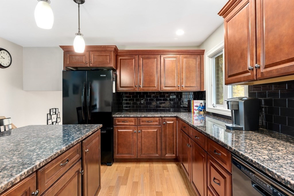 22 River Road Merrimac, MA 01860 - Photo 9 of 41